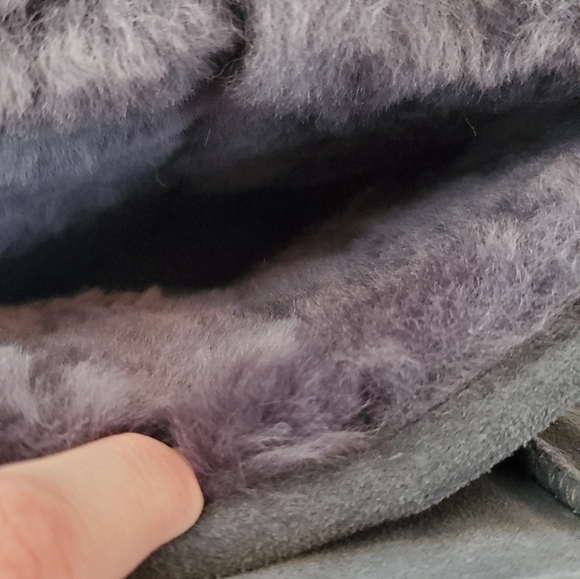 Bearpaw Boots - Picture 4 of 5